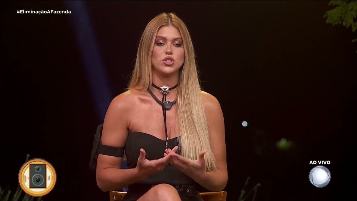 Eduarda critiques Mônica's AFazenda shift