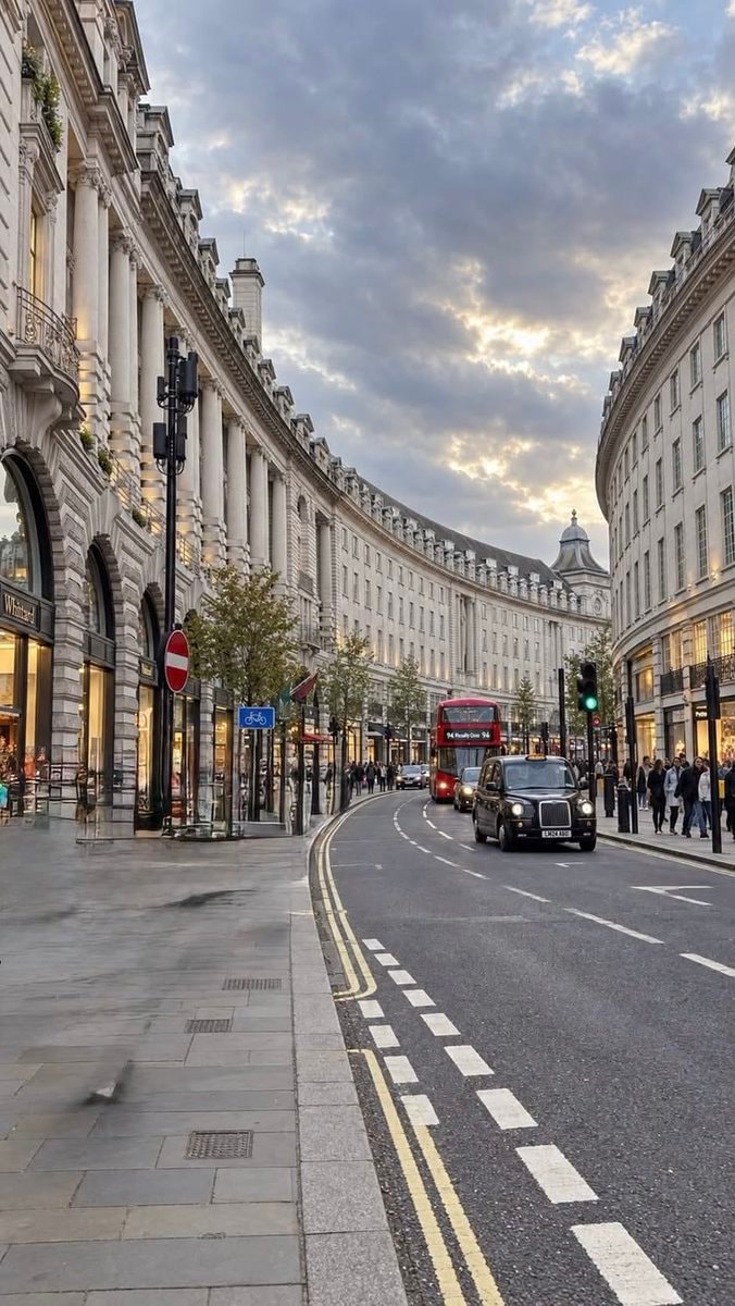London cityscape (photo 4 of 4)