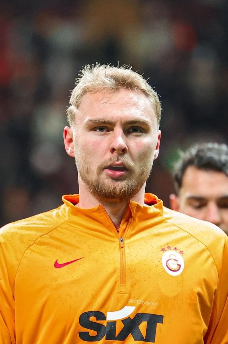 Victor Nelsson Galatasaray talks (photo 1 of 2)