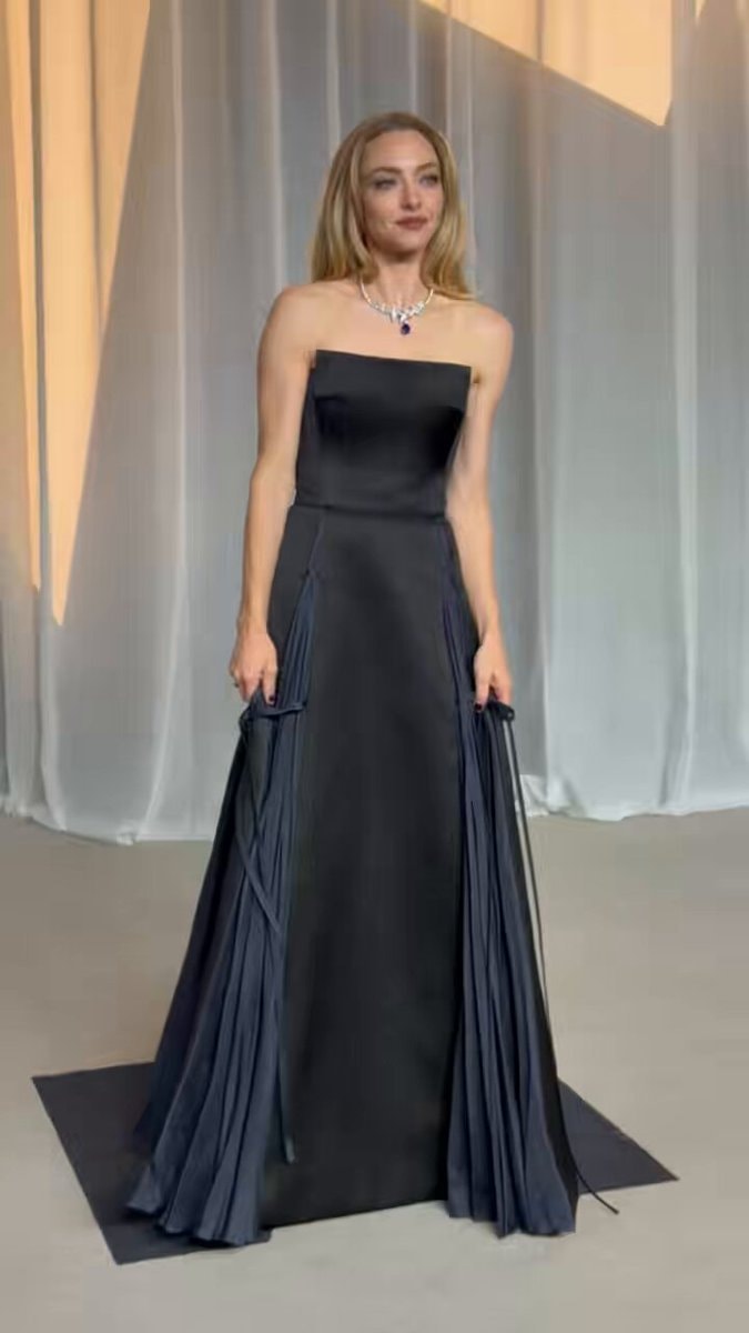Amanda Seyfried at the Academy Museum Gala