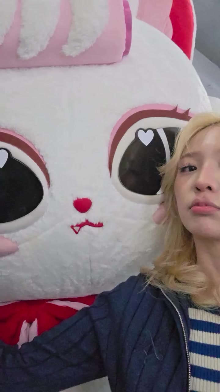 Janhae and Jewel selfie