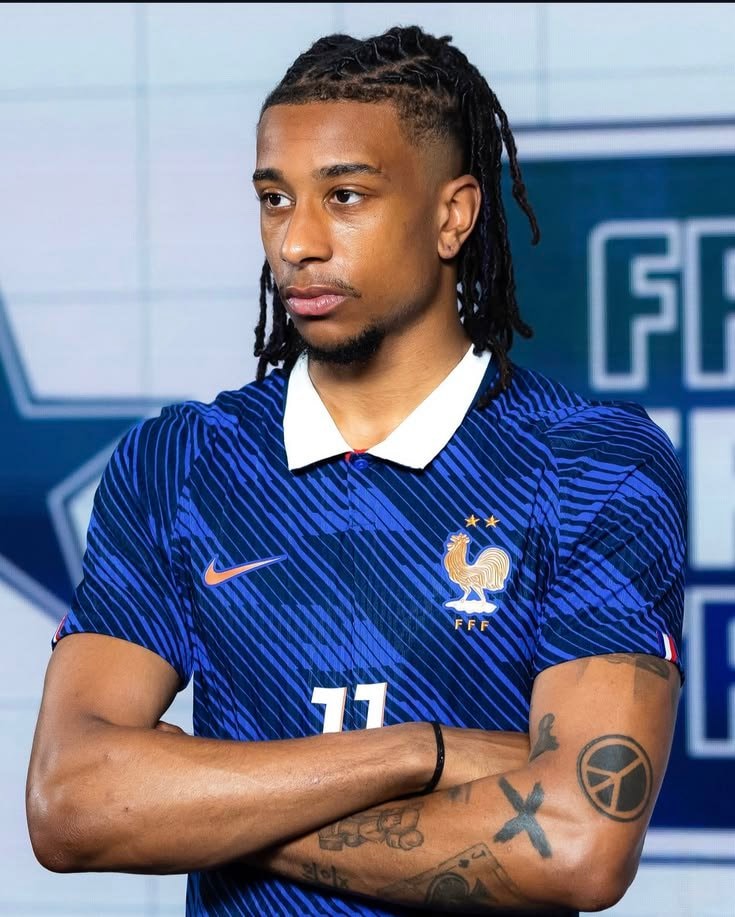 Kylian Mbappé France jersey (photo 2 of 2)