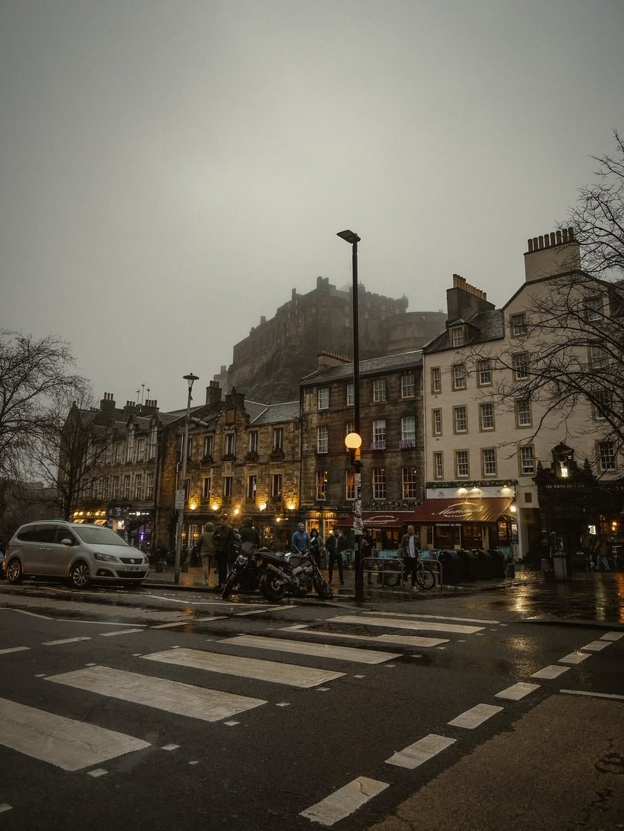 Edinburgh rainy day (photo 4 of 4)