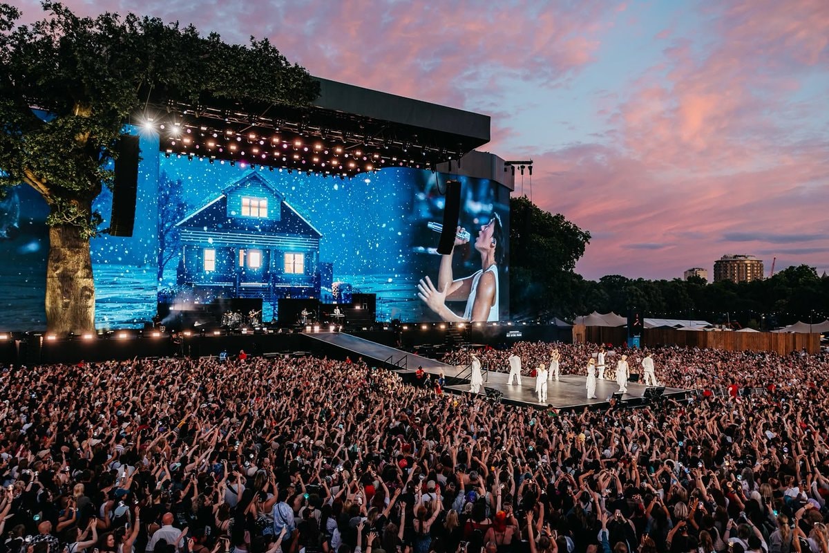ATEEZ BST Hyde Park headline (photo 3 of 3)