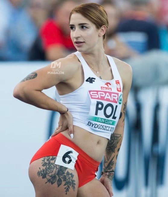 Ewa Swoboda track poses (photo 1 of 2)