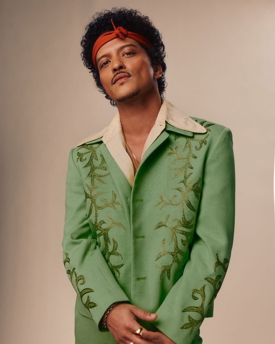 Bruno Mars I Just Might 22 weeks No. 1 (photo 2 of 2)