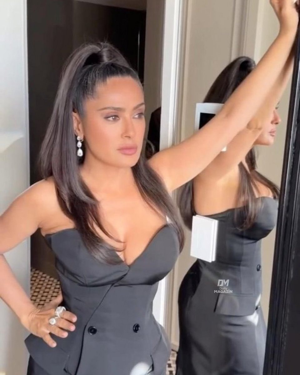Salma Hayek corset set