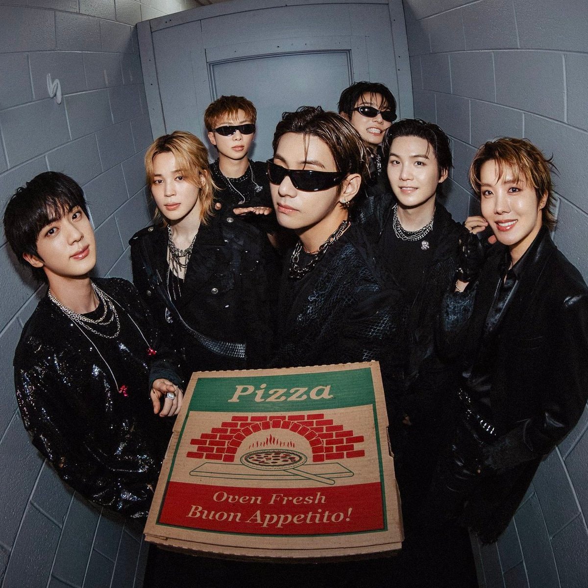 BTS pizza delivery surprise BTS pizza delivery surprise