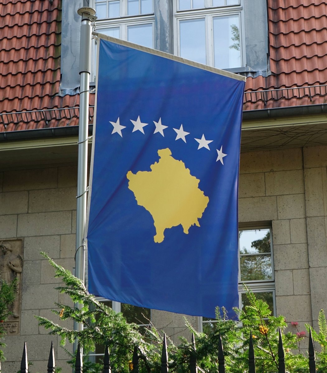 Kosovo flag on building