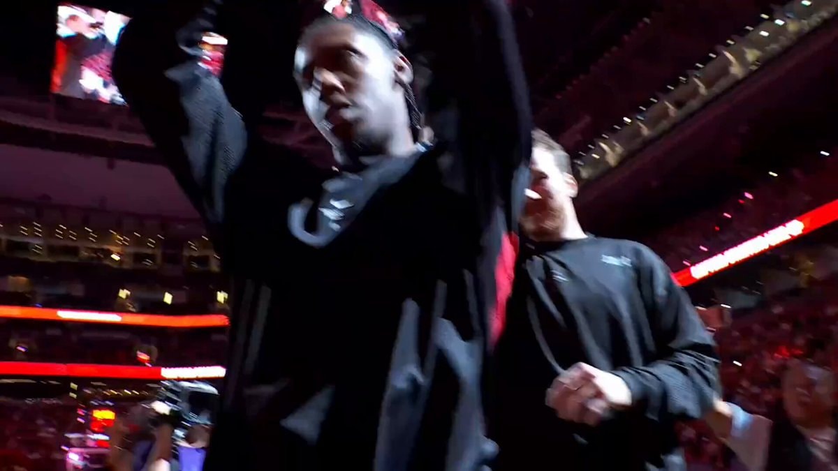 Kawhi Leonard returns to Toronto