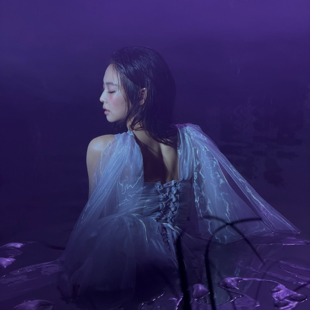JENNIE Fallen Angel release (photo 2 of 2)