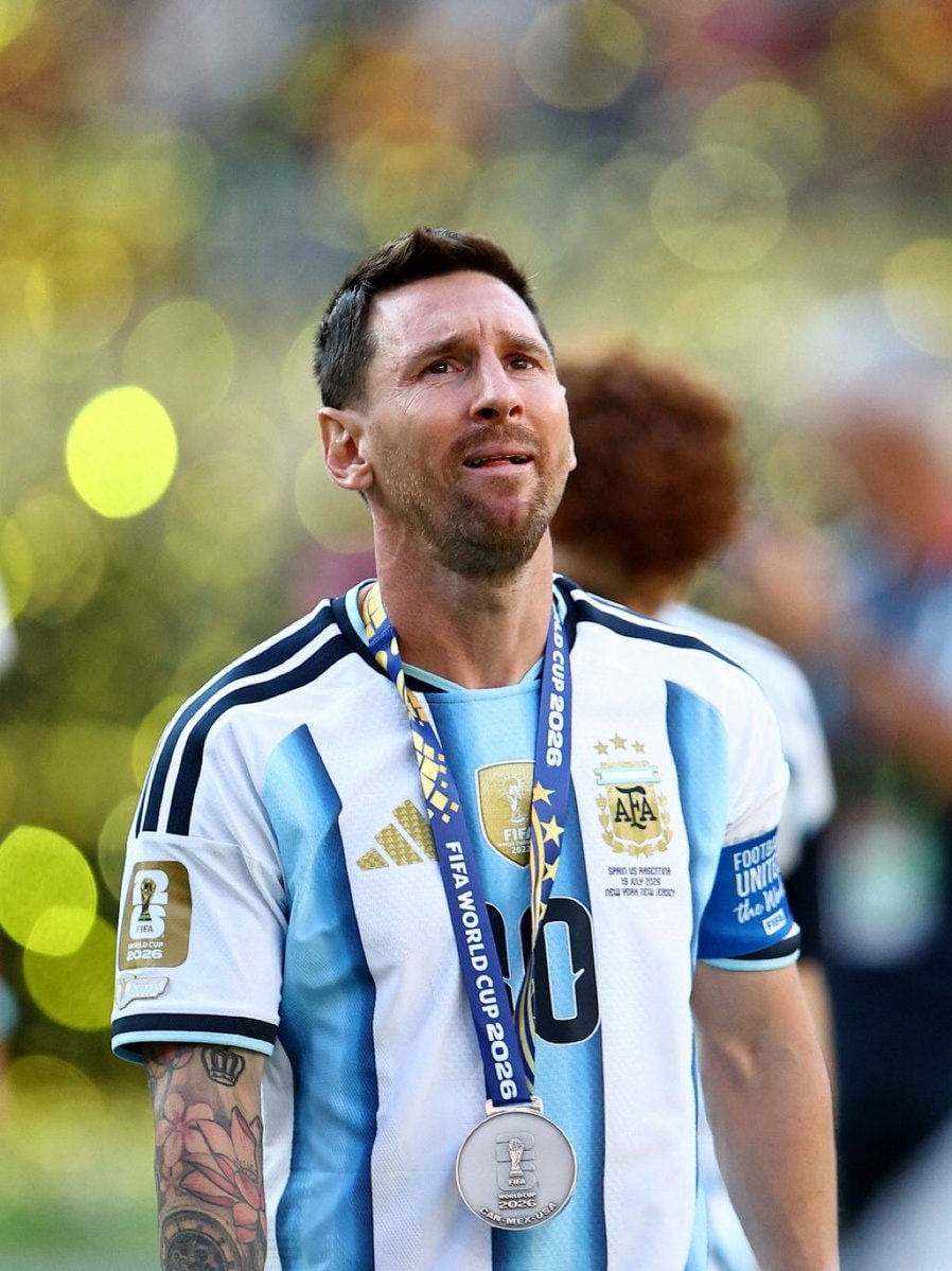 Argentina player medal celebration