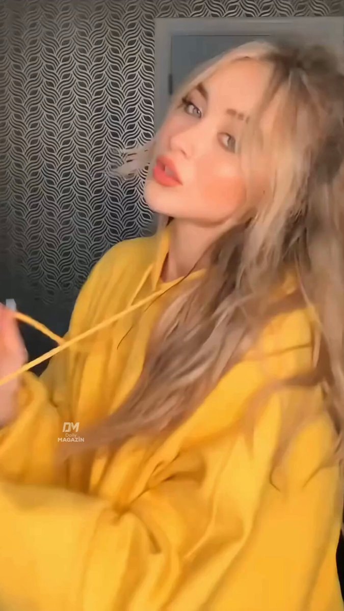 Sabrina Carpenter natural look Sabrina Carpenter natural look