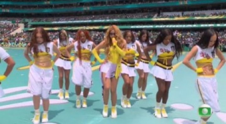 Shakira Burna Boy Dai Dai FIFA World Cup Mexico (photo 3 of 4)