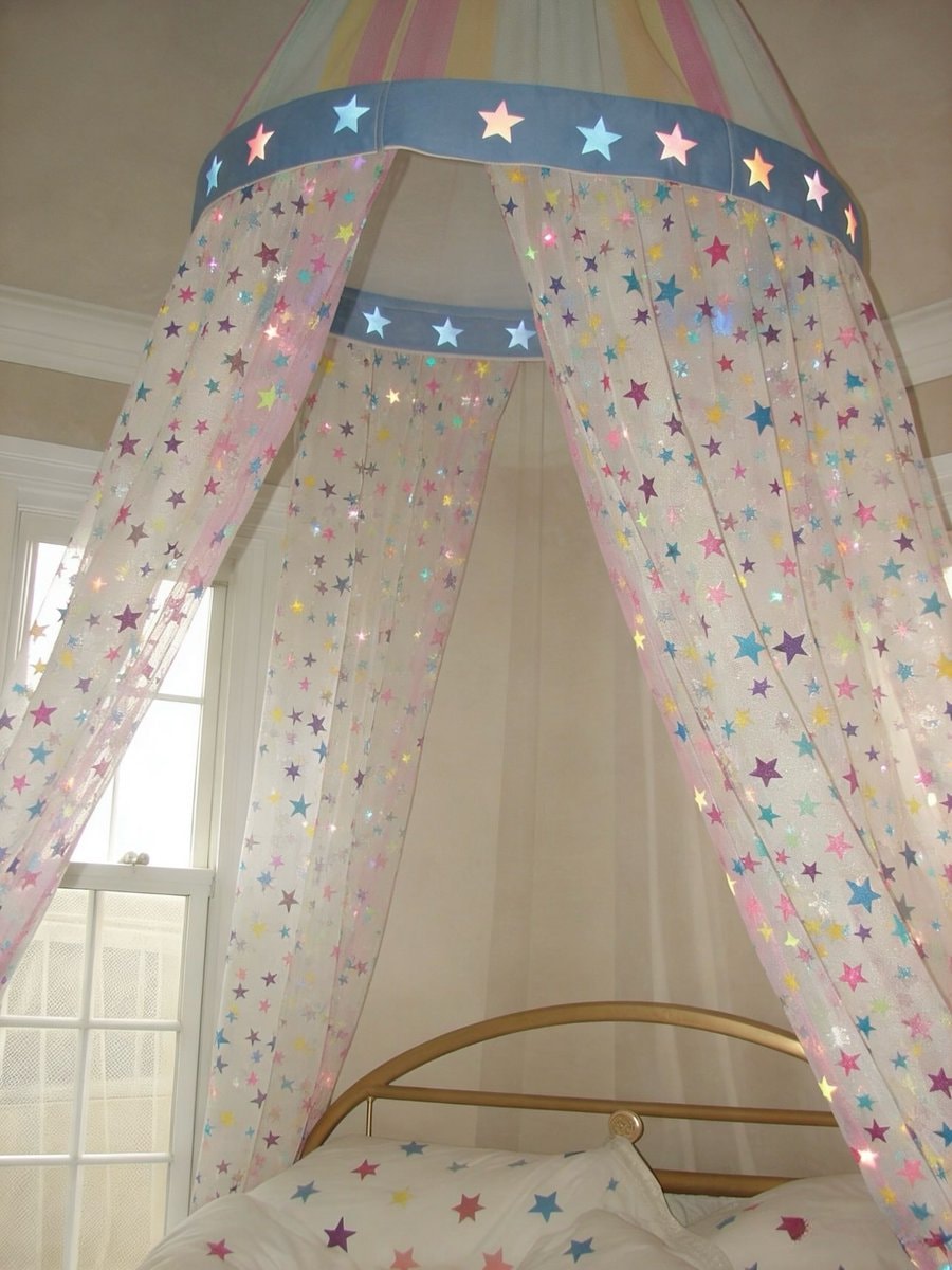 sunlight through star curtains (photo 2 of 4)