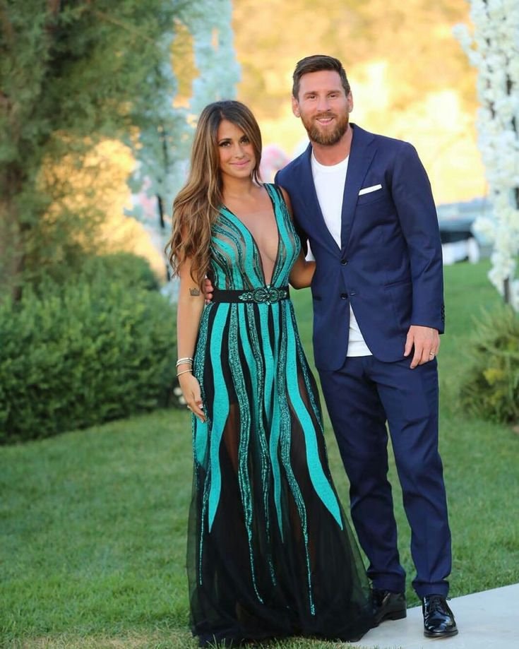 Leo Messi and Antonela in Ibiza (photo 2 of 2)