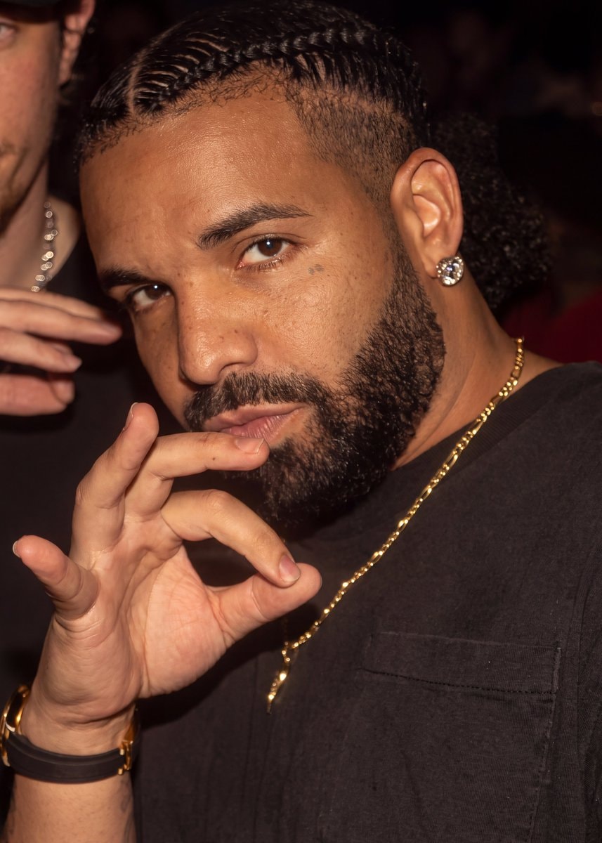 Drake 2 Hard 4 The Radio #1 US Urban Radio (photo 1 of 2)