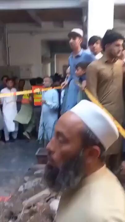 Peshawar Pakistan school collapse