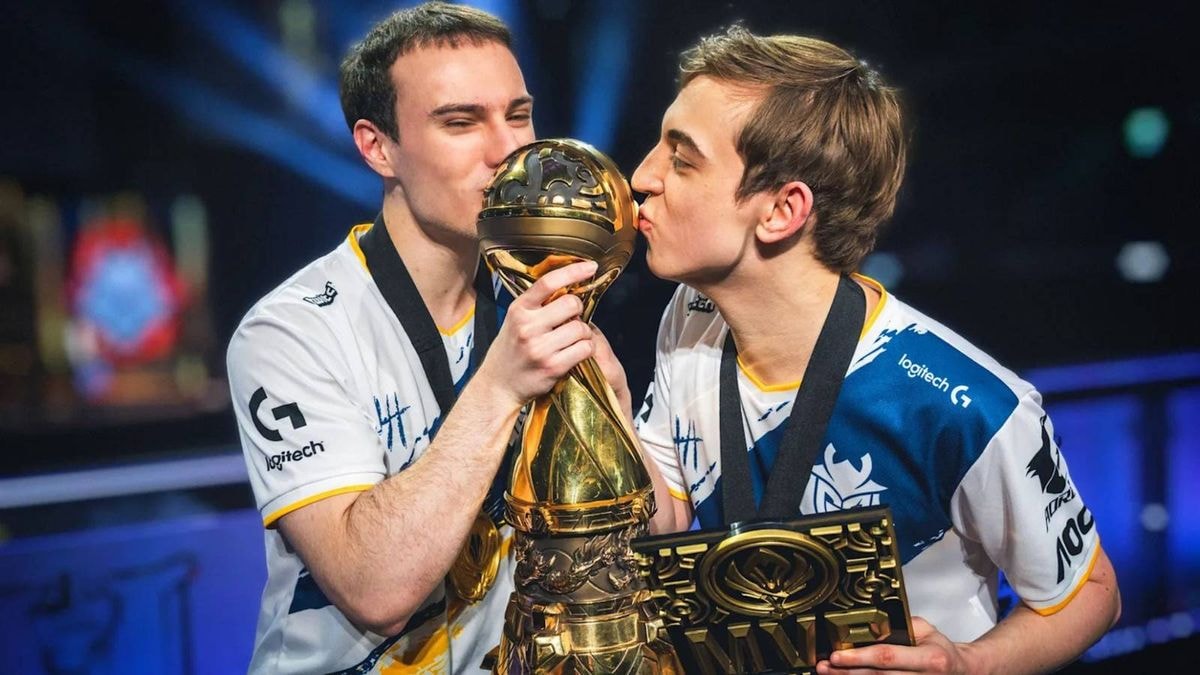 Logitech G Esports Trophy Celebration