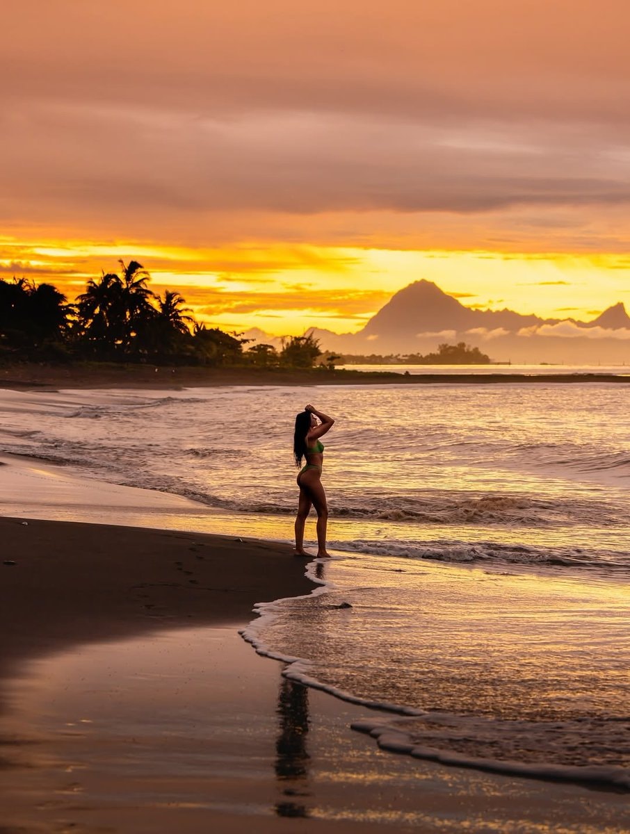 French Polynesia sunset (photo 2 of 3)