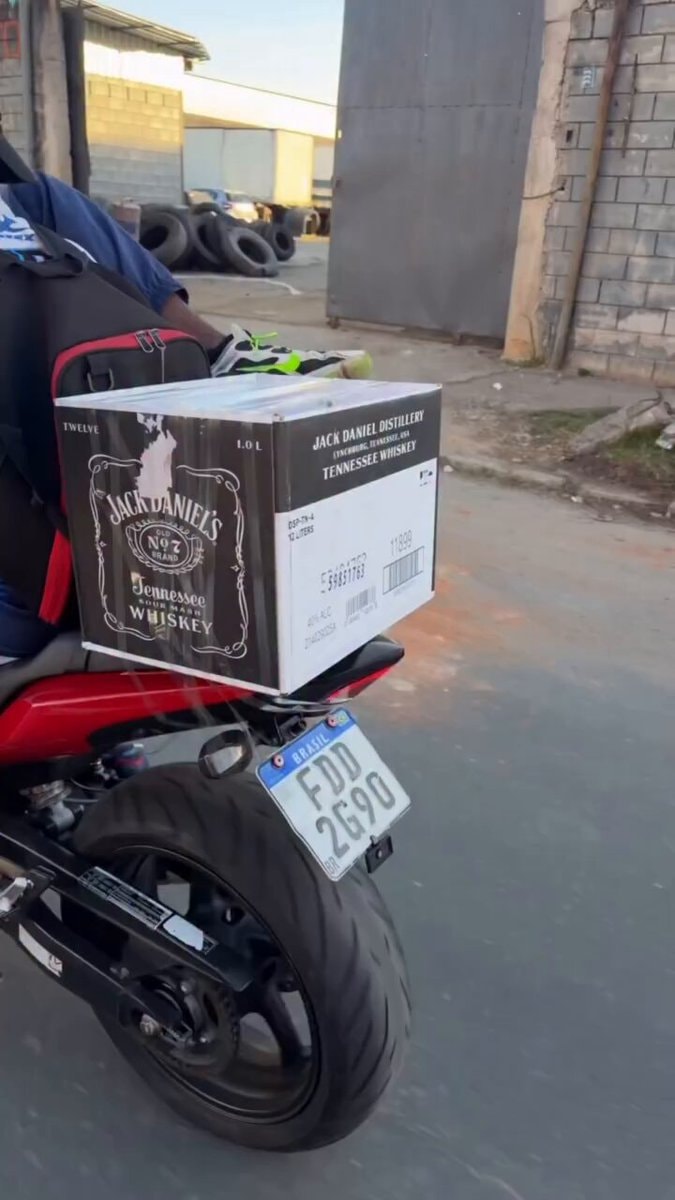 Jack Daniel's 12 liters motorcycle delivery