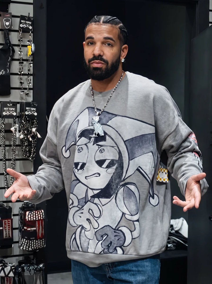Drake Hot Topic fits (photo 2 of 4)