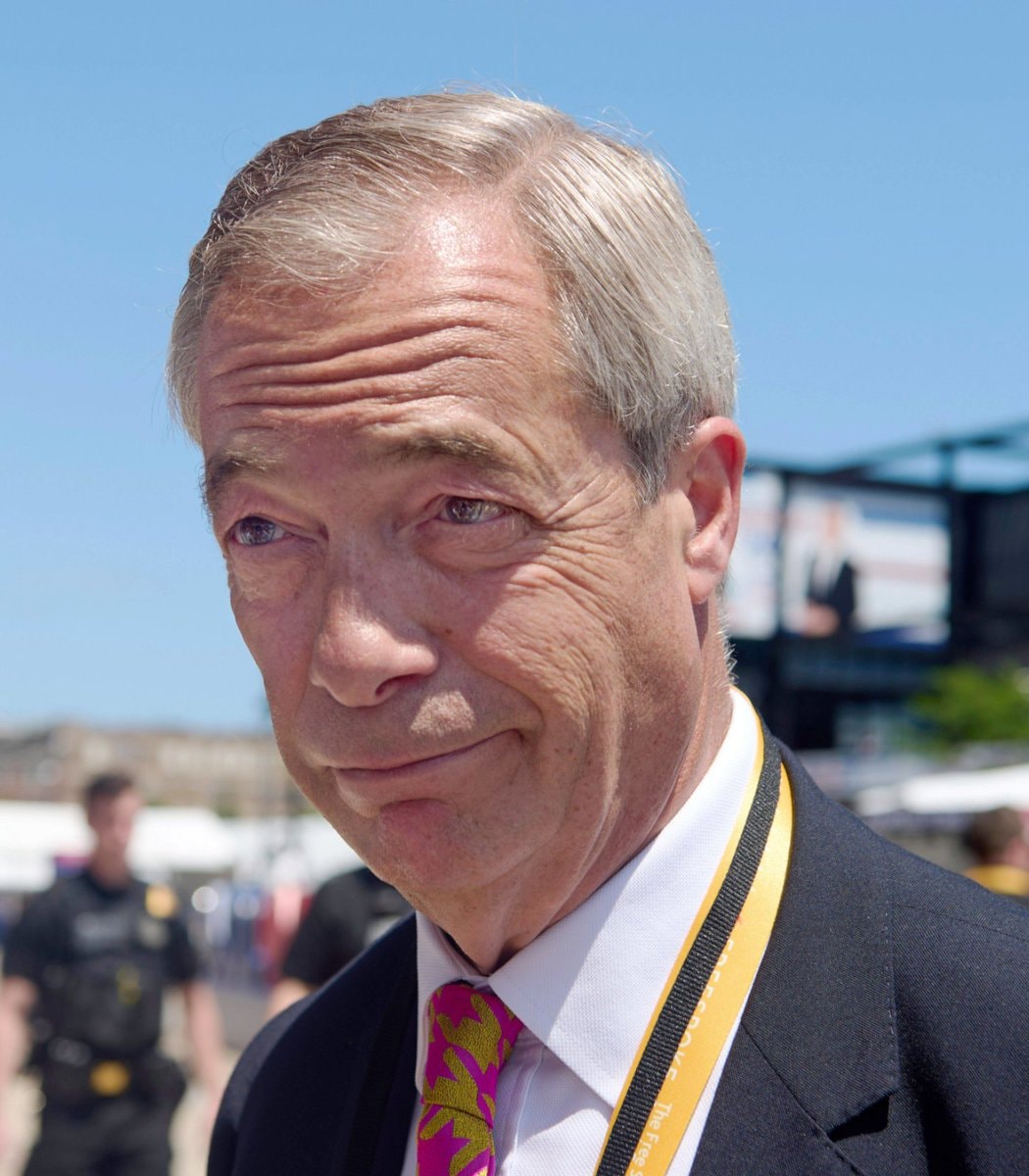 Count Binface vs Nigel Farage (photo 2 of 2)