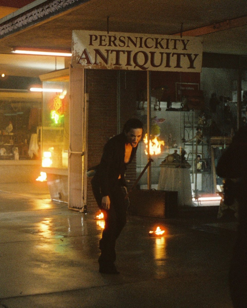Katy Perry Watch It Burn music video photos (photo 4 of 4)