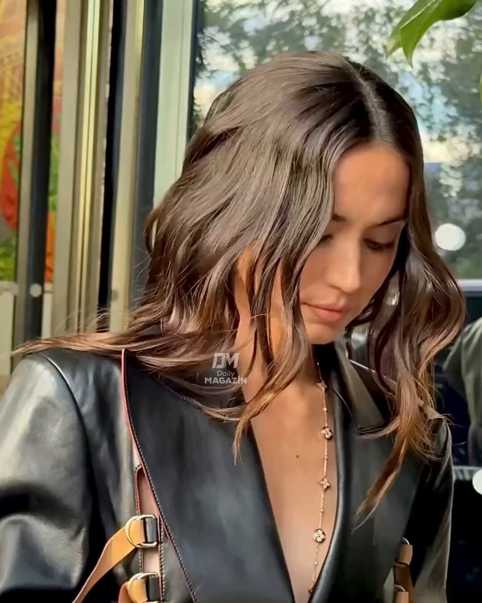 Ana de Armas Louis Vuitton Paris Fashion Week