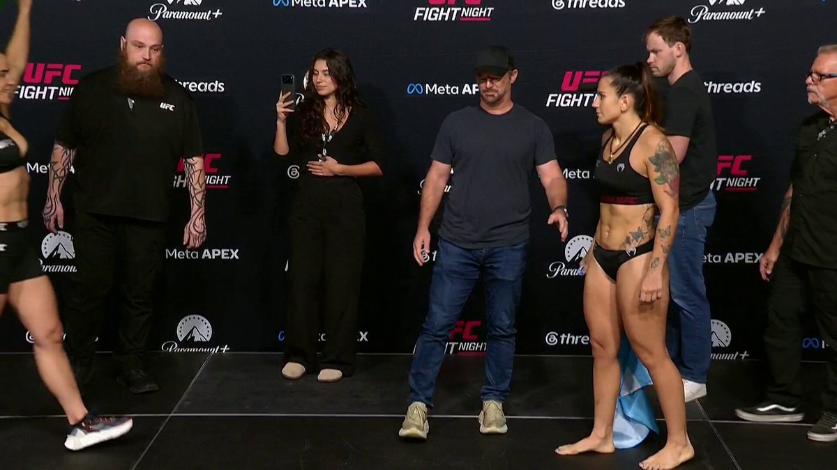 Norma Dumont throws condoms at Ailin Perez face-off