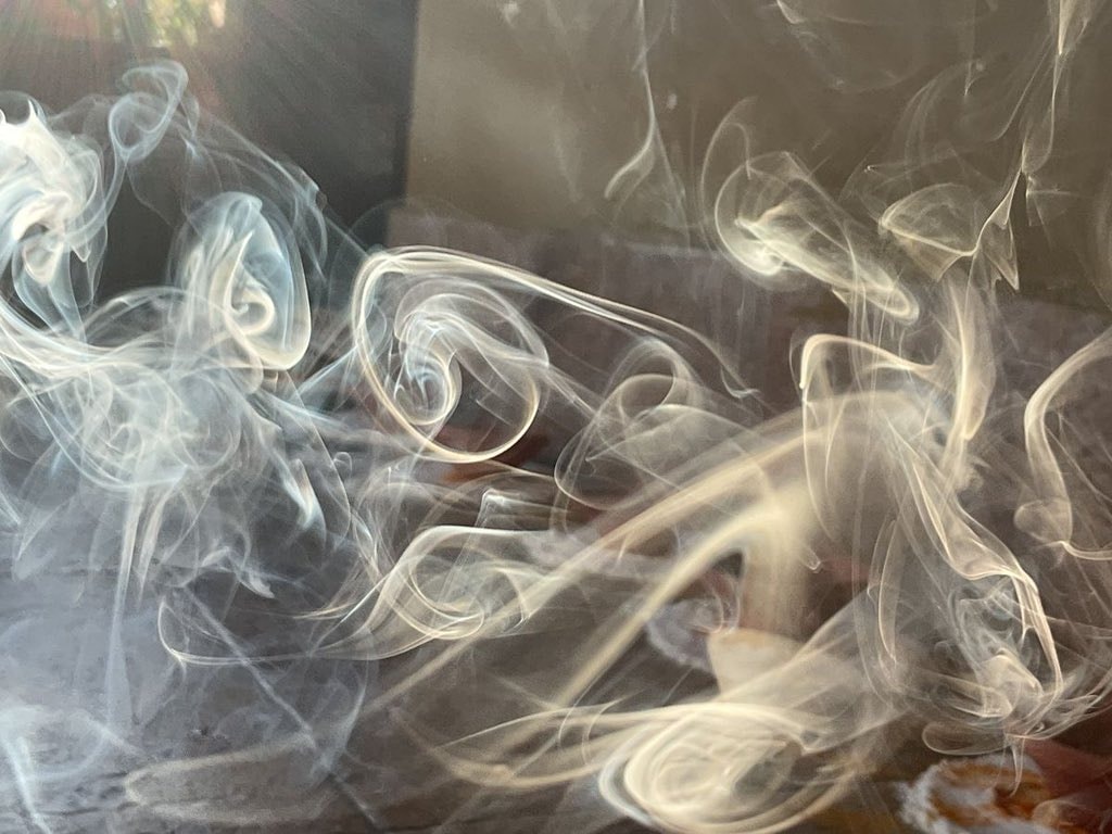 Love in cigarette smoke (photo 2 of 2)