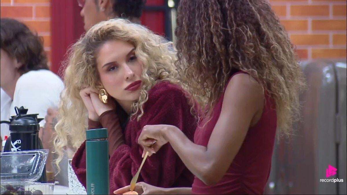 Tina and Stephanie AFazenda drama Tina and Stephanie AFazenda drama