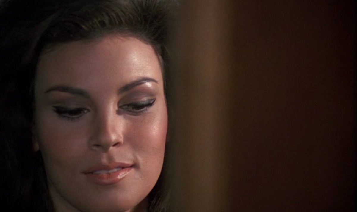 Raquel Welch Le Fate 1966 (photo 2 of 4)
