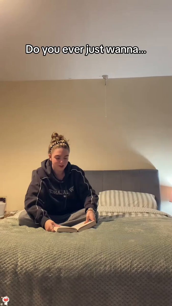 quirky girlfriend vibes