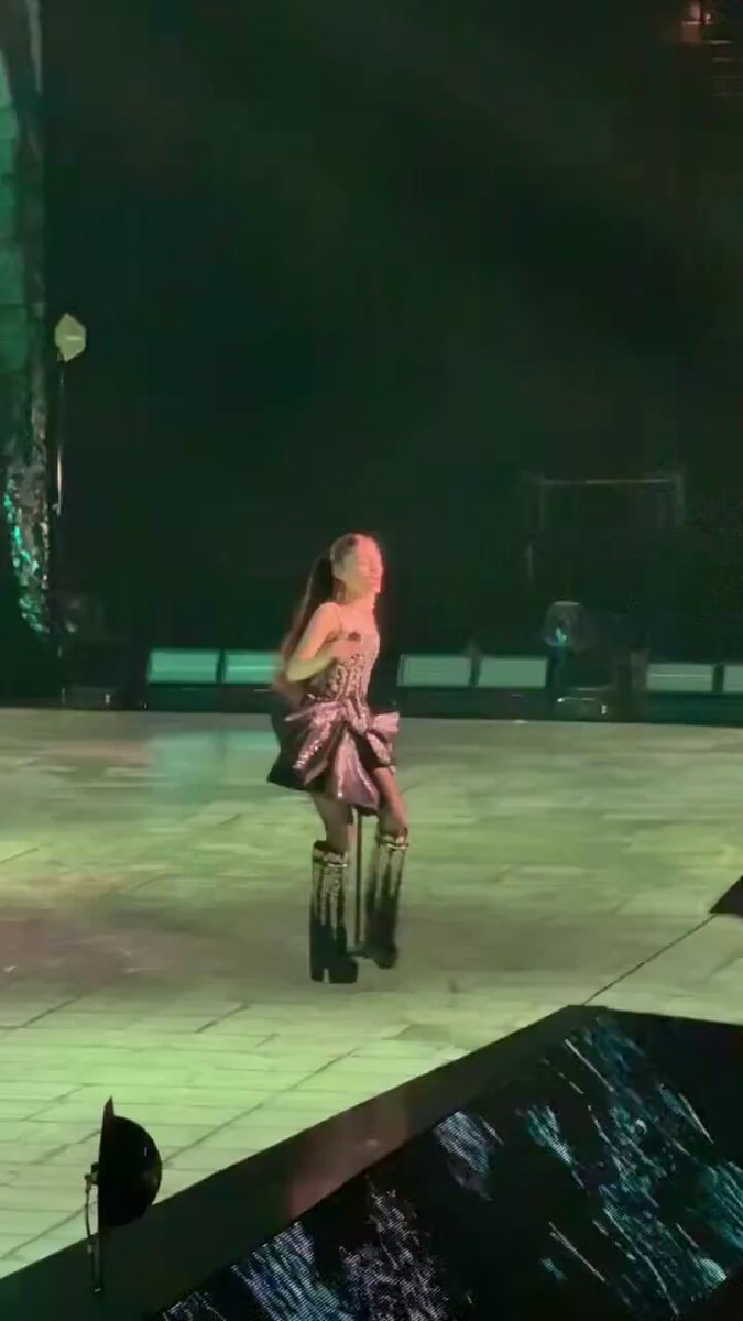 Ariana Grande eternal sunshine tour Oakland