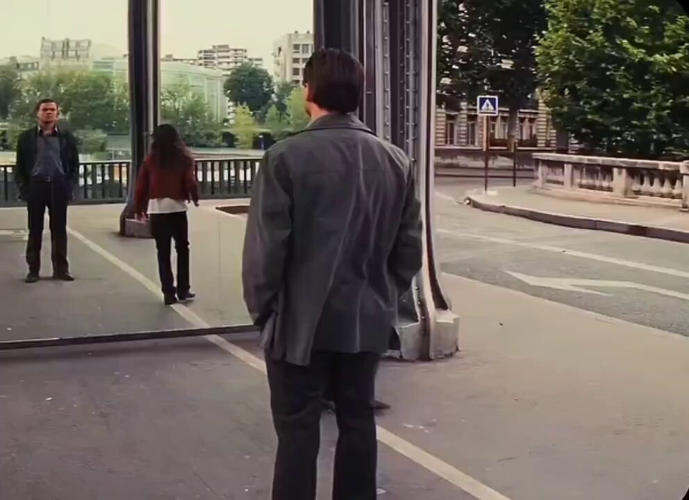 Christopher Nolan mirror camera mystery