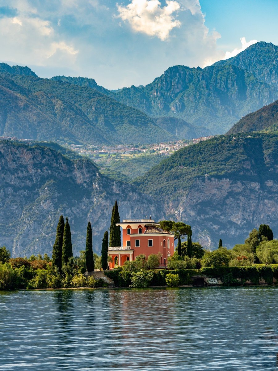 lake garda italy