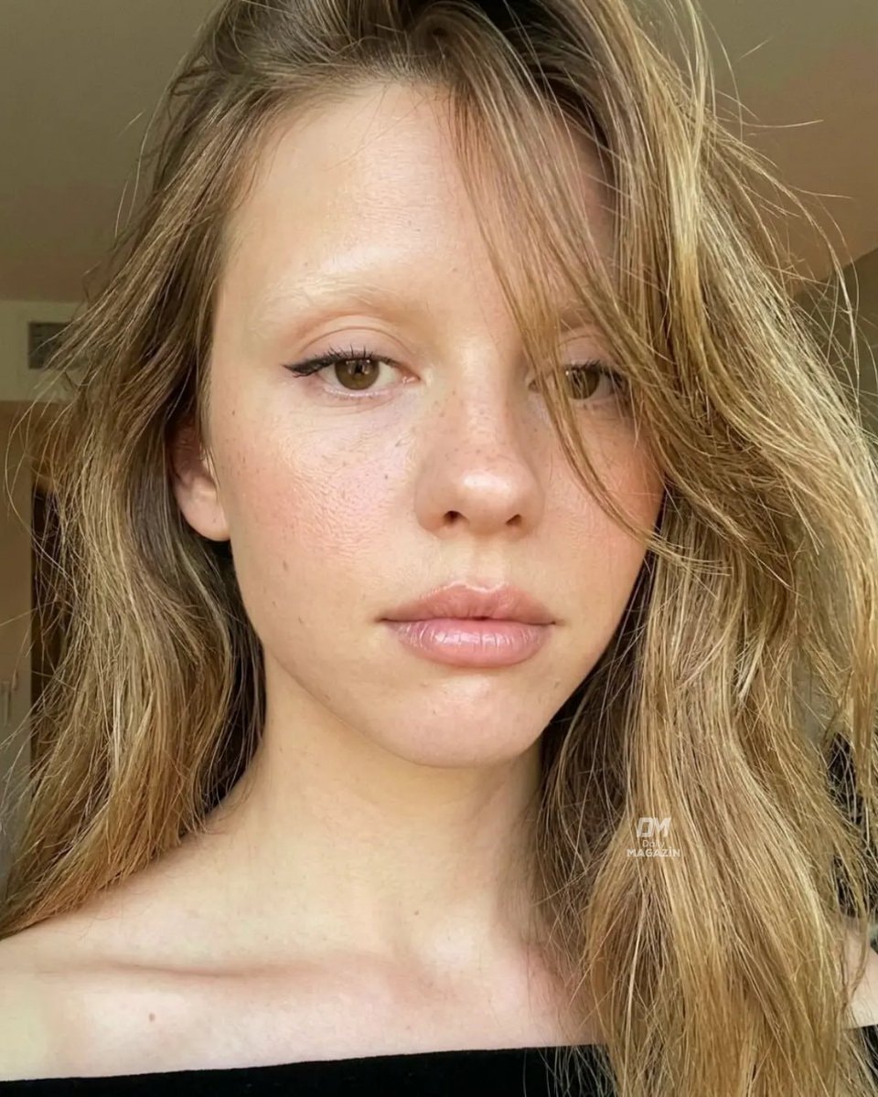 Mia Goth browless look