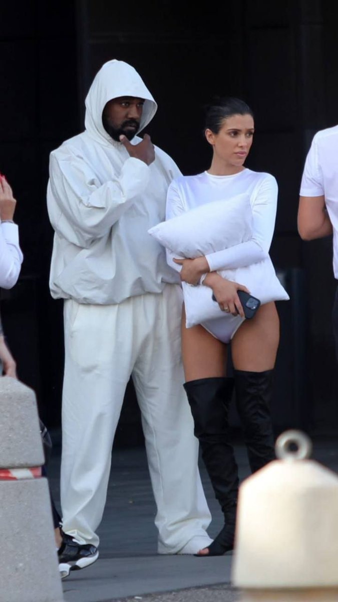 Kanye West Bianca Censori Florence (photo 1 of 4)