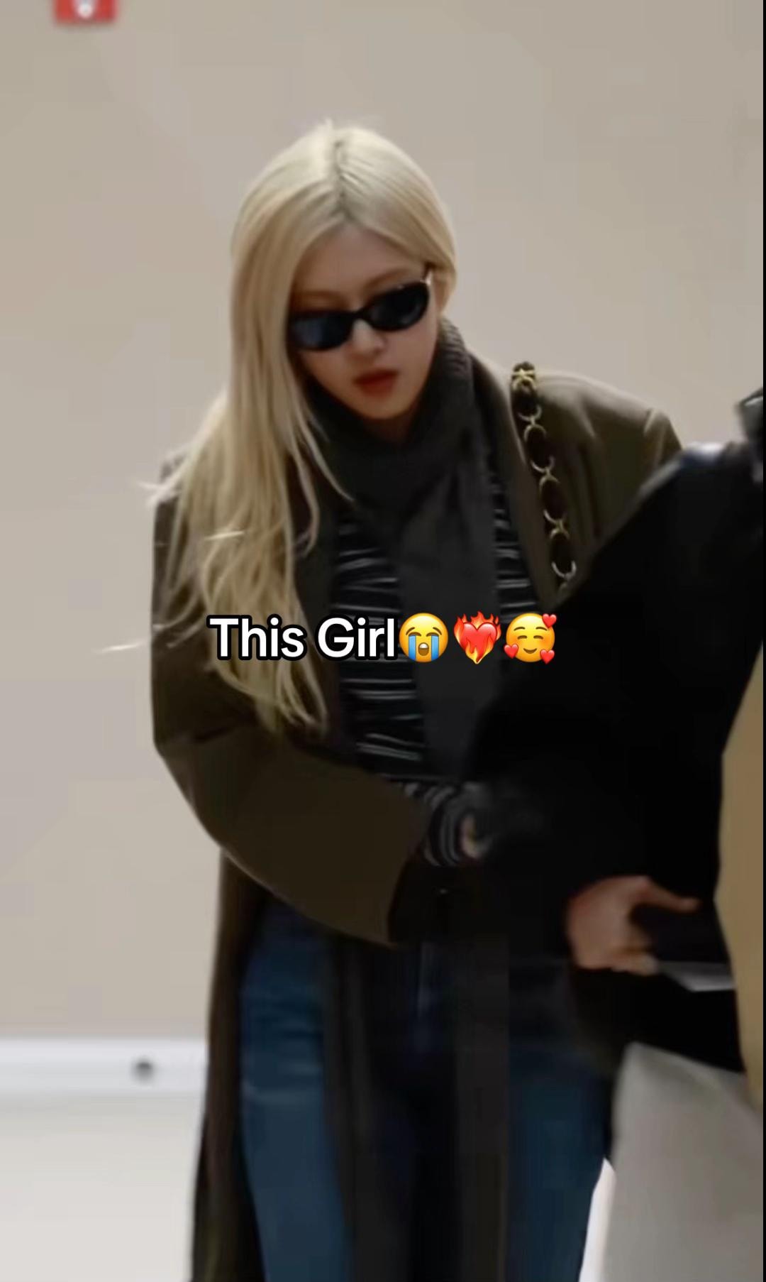 Rosé Blackpink (photo 2 of 2)