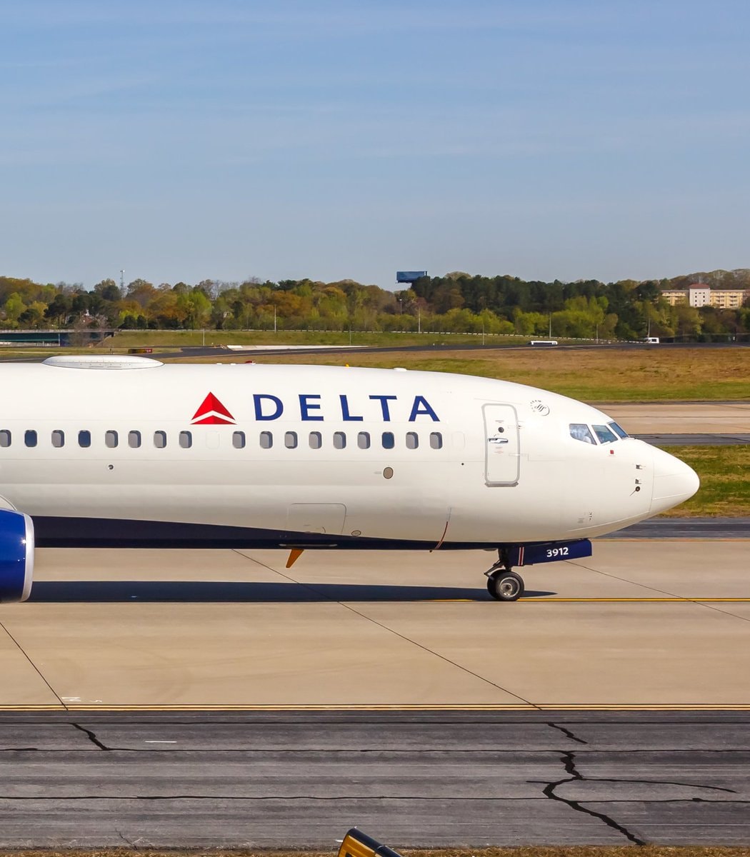Delta flight hit by firework on July 4th (photo 1 of 2)