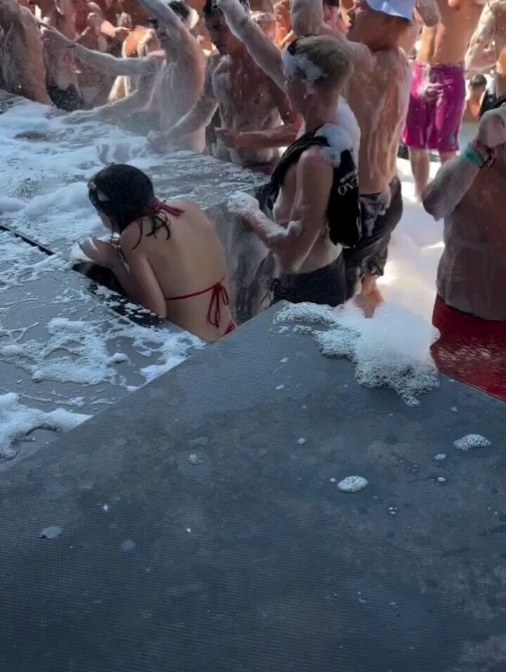 Foam party vibe 🔥🔥🔥