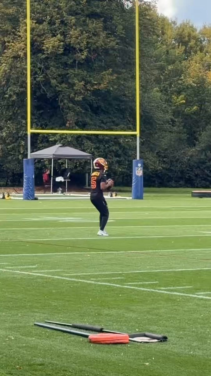 Jayden Daniels Commanders practice