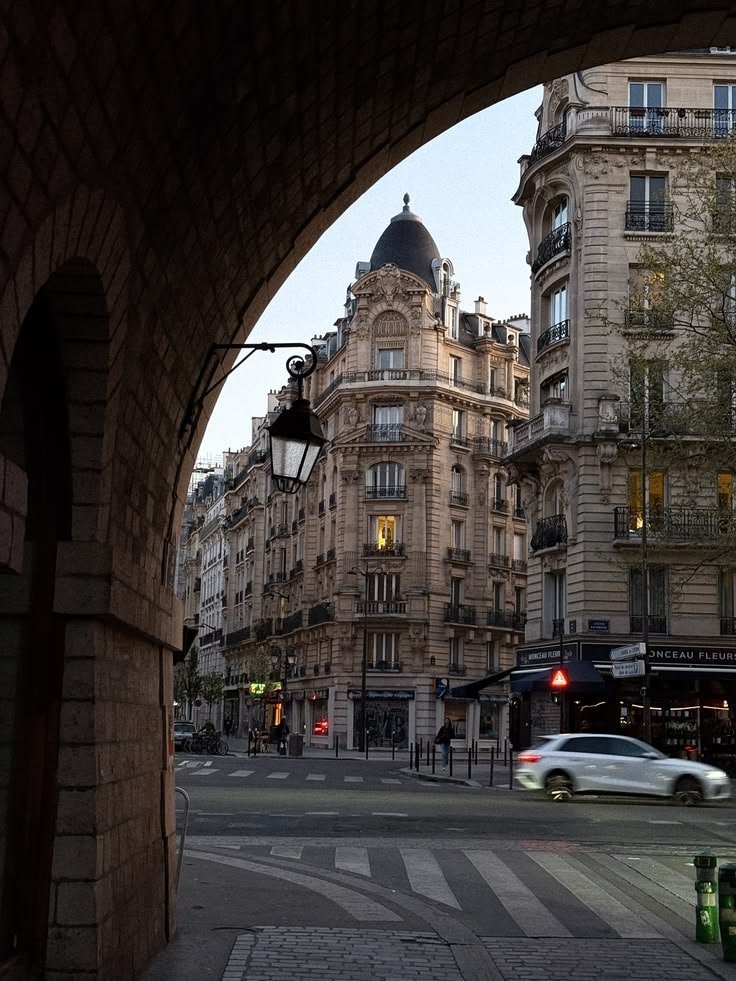 Paris France street scene (photo 2 of 2)
