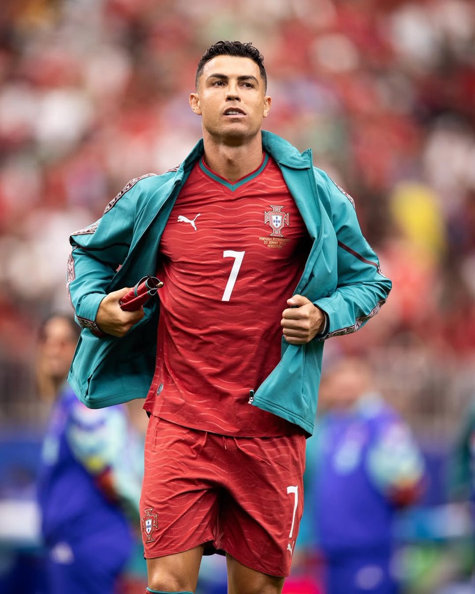 Cristiano Ronaldo Portugal red jersey