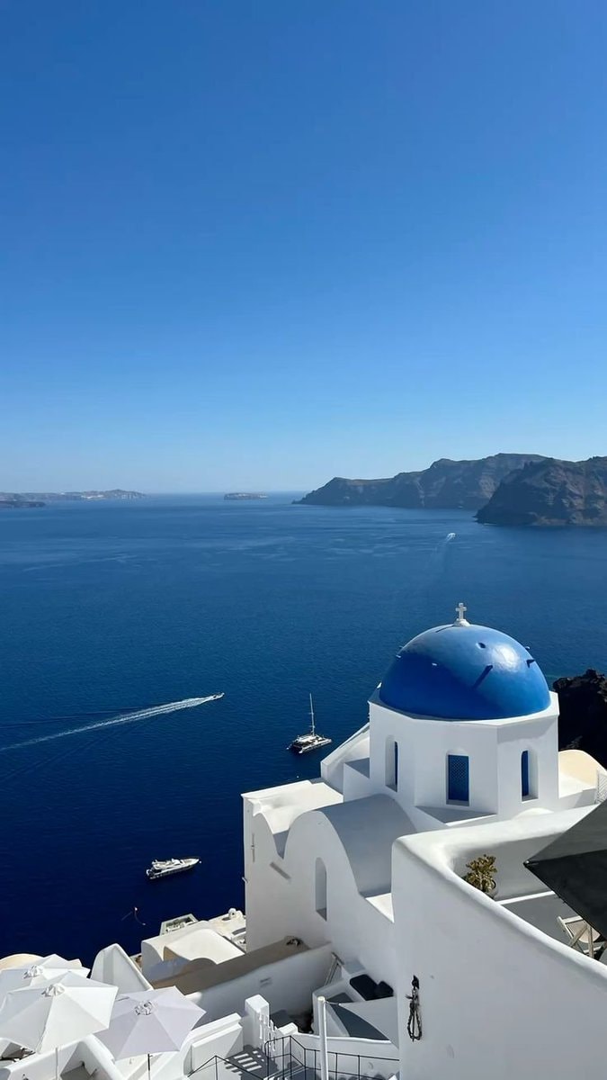 Santorini Greece (photo 3 of 4)