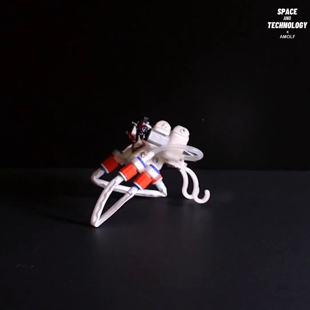 AMOLF robot walks without computer or sensors