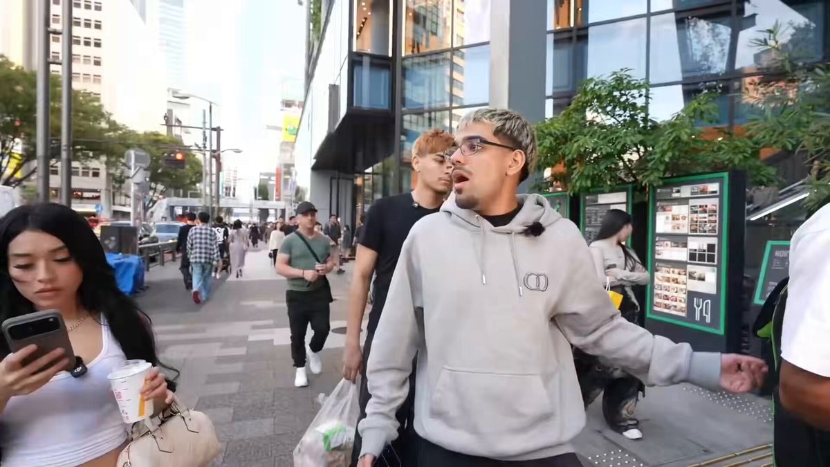 Neon meets Japanese rapper in Japan