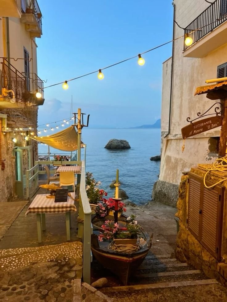 Summer in Europe seaside table (photo 3 of 4)