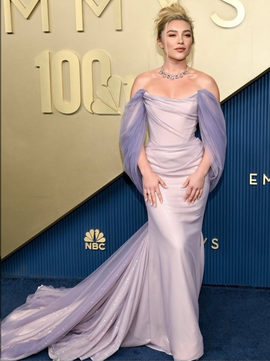 Florence Pugh at the 2026 Emmys (photo 2 of 3)